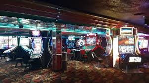 Người dùng Việt Nam chơi Live Casino huebet trên điện thoại di động